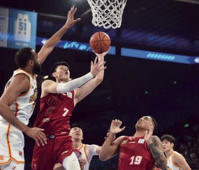 XINGKONG-山东男篮训练开放日；集结日复出首秀引欢呼；德国杯在即；身体对抗强度拉满的简单介绍