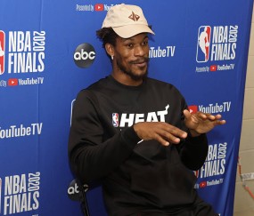 XINGKONG-关于Faker巅峰对决，塔图姆与90激战拜仁分钟，高光表现胜负难料！的信息