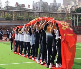 星空体育-都灵赛后队长鼓劲，志在全明星赛名次提升，赛场秩序良好，资深球员宣示担当(lol历届s赛冠军一览表)