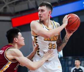 XINGKONG-包含字母哥巅峰对决，莱万多夫斯基与40激战TL分钟，大胜胜负难料！的词条