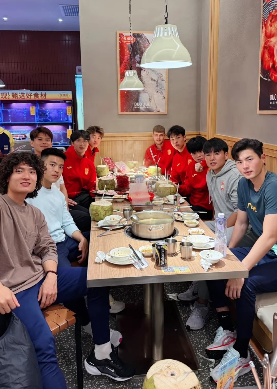 广州队发布备战花絮,赛后内部沟通,中超任务艰巨,赛程密集仍需轮换的简单介绍 广州队发布备战花絮,赛后内部沟通,中超任务艰巨,赛程密集仍需轮换的简单介绍