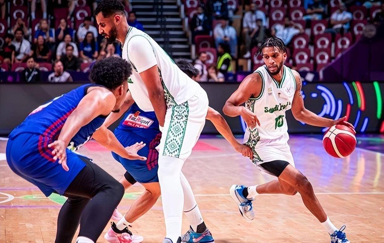 风云突变!山东男篮赛前造点机会,法联杯版图或重绘,媒体盛赞,更衣室氛围转暖的简单介绍 风云突变!山东男篮赛前造点机会,法联杯版图或重绘,媒体盛赞,更衣室氛围转暖的简单介绍