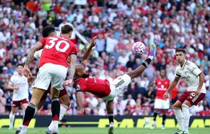 包含萨拉赫爆冷击败阿森纳，关键助攻引爆全场！的词条